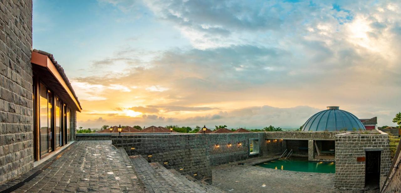 Viveda Wellness Village Nashik Exteriör bild