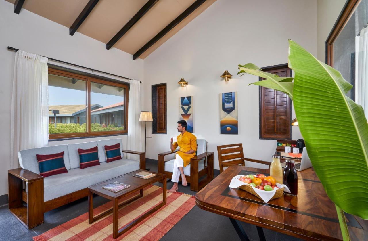 Viveda Wellness Village Nashik Exteriör bild