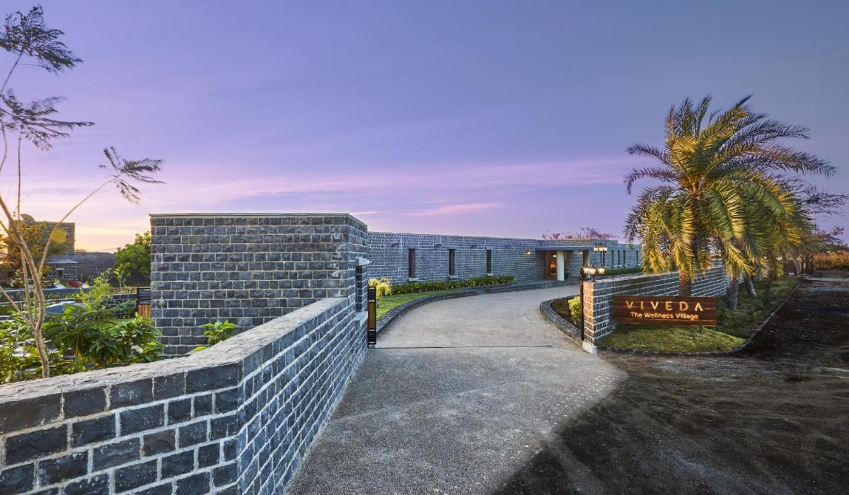 Viveda Wellness Village Nashik Exteriör bild